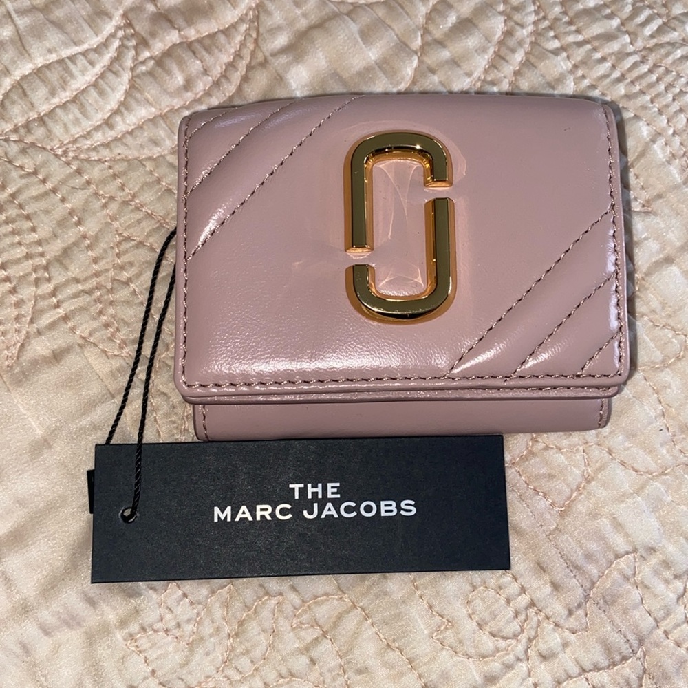 Marc Jacobs The Glam Shot J-Link Mini Compact Wallet Adobe Rose & Beige NWT
